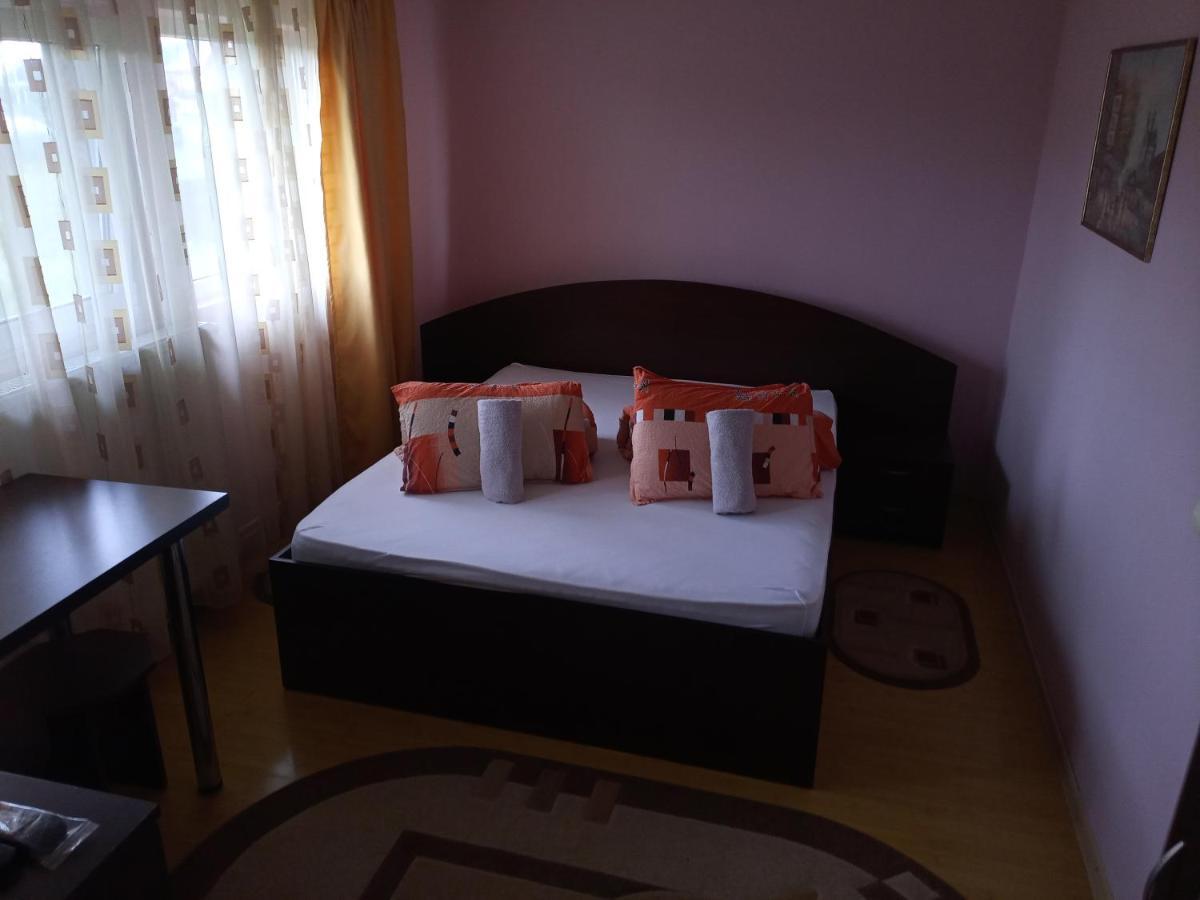 Natural Balkanic Selfcheckin Self-Catering Targoviste Buitenkant foto